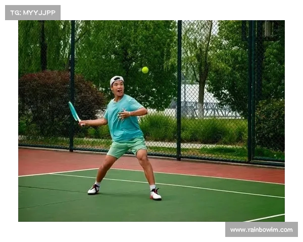 网球赛场幕后花絮揭秘 揭开运动员训练与比赛中的真实瞬间